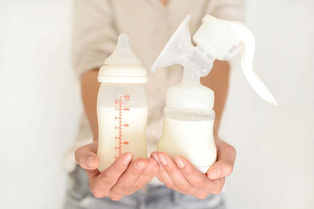 How Does a Manual Breast Pump Work 1